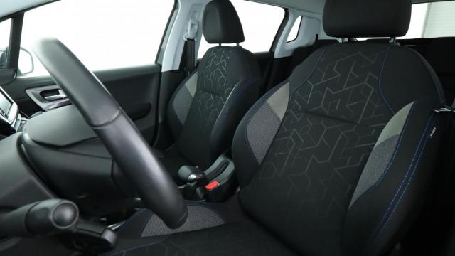 Peugeot 2008 image 5