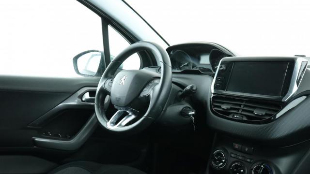 Peugeot 2008 image 1