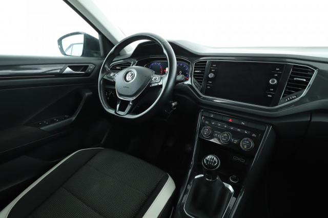 Volkswagen T-Roc image 2