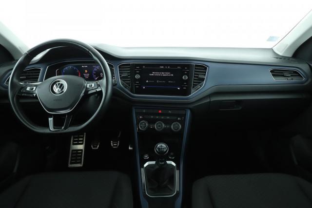 Volkswagen T-Roc image 2