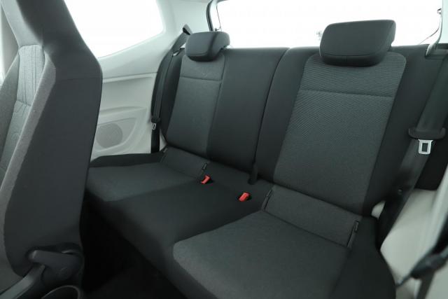Volkswagen Up! image 3