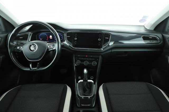 Volkswagen T-Roc image 8
