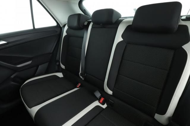 Volkswagen T-Roc image 9