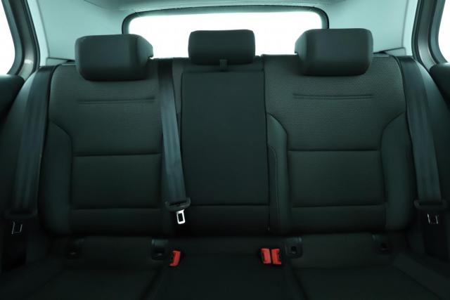 Volkswagen Golf image 8