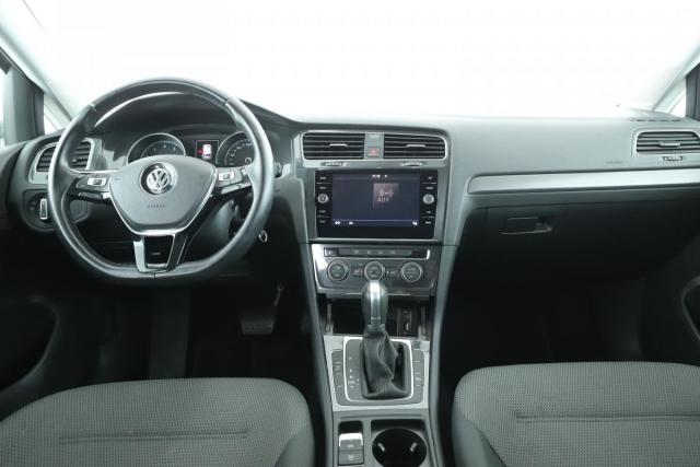 Volkswagen Golf image 3