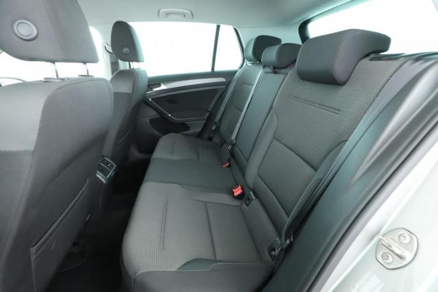 Volkswagen Golf image 1