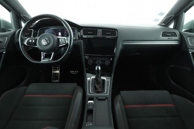 Volkswagen Golf image 6