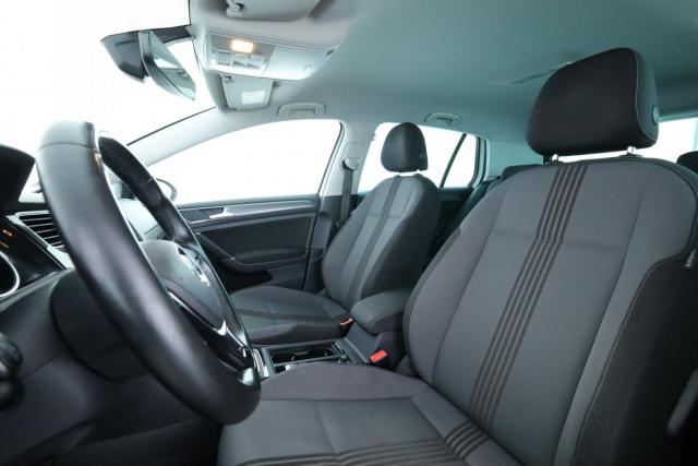 Volkswagen Golf image 8