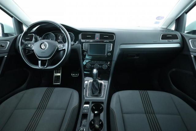 Volkswagen Golf image 9