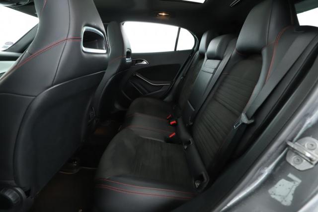 Mercedes Benz Gla image 2