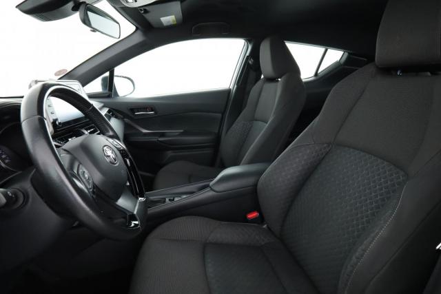Toyota C-Hr image 7