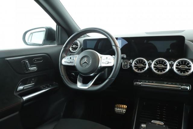 Mercedes Benz Gla image 7
