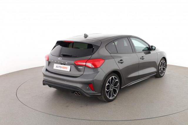 Ford Focus image 8