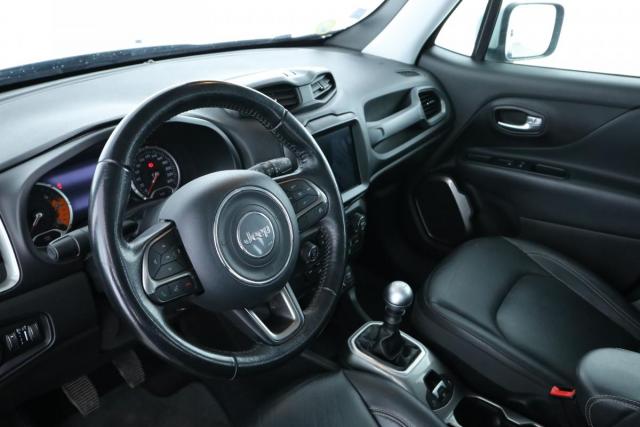 Jeep Renegade image 5