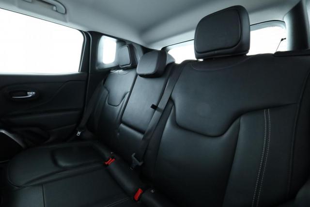 Jeep Renegade image 4