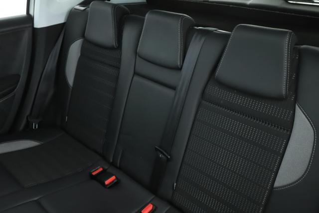Peugeot 2008 image 6