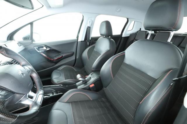 Peugeot 2008 image 5