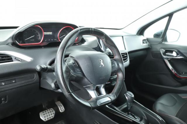 Peugeot 2008 image 8
