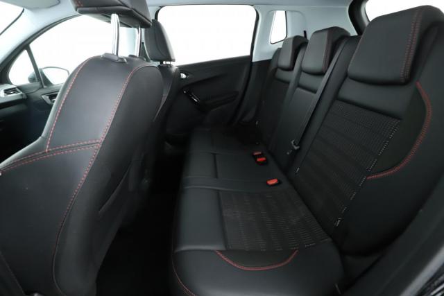 Peugeot 2008 image 2