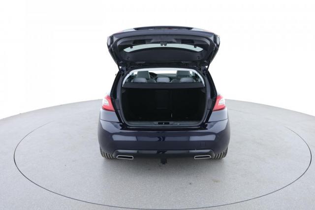 Peugeot 308 image 1