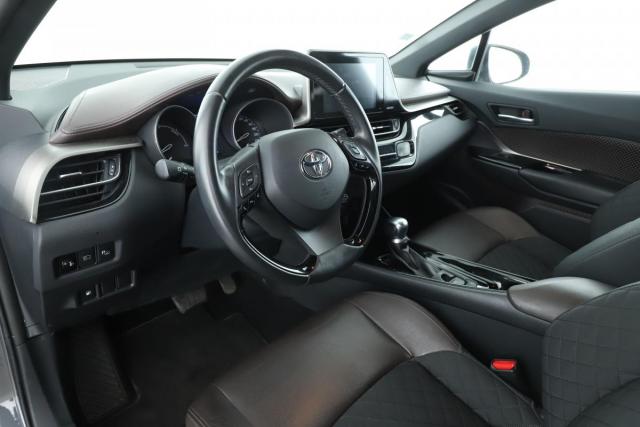 Toyota C-Hr image 5