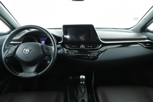 Toyota C-Hr image 7