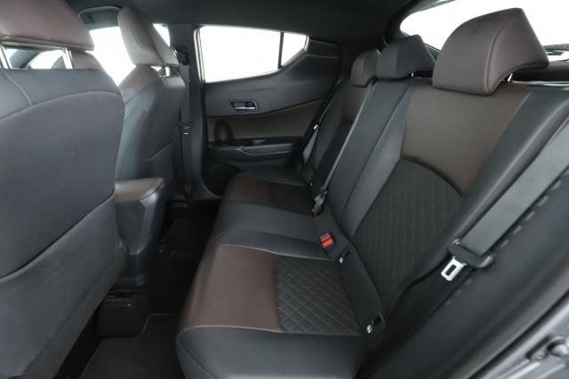 Toyota C-Hr image 2