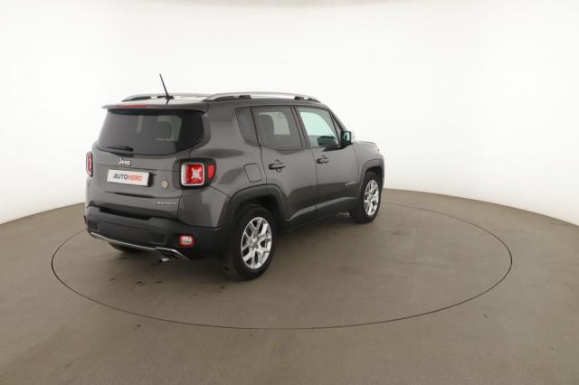 Jeep Renegade image 9