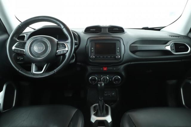 Jeep Renegade image 5