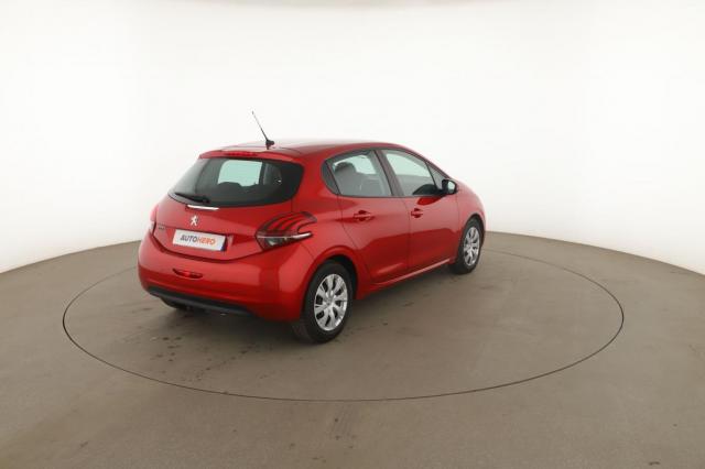Peugeot 208 image 7