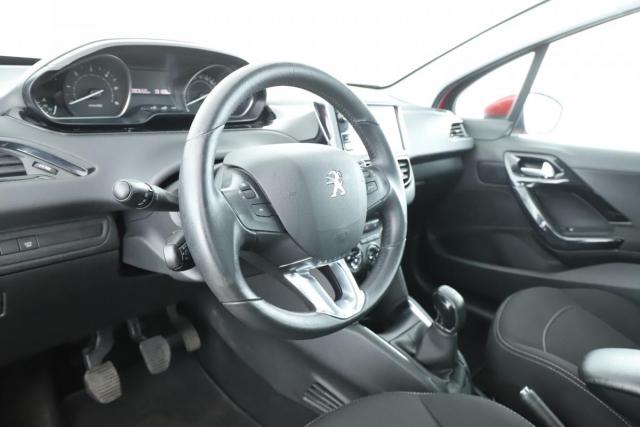 Peugeot 208 image 5