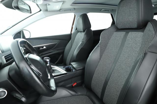 Peugeot 3008 image 3