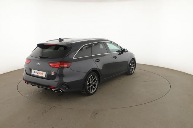 Kia Ceed image 9
