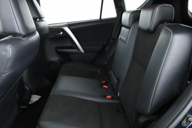 Toyota Rav4 image 3