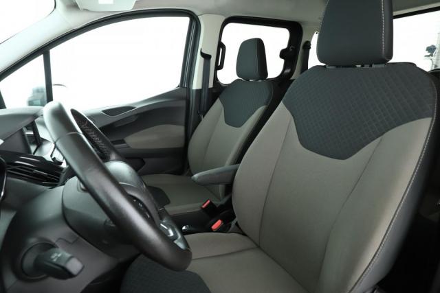 Ford Tourneo image 1