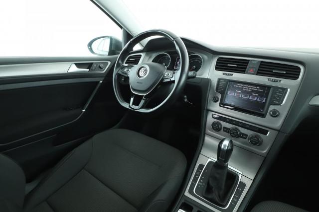 Volkswagen Golf image 8
