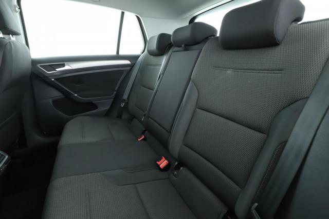 Volkswagen Golf image 4