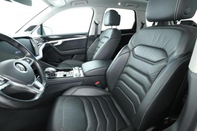 Volkswagen Touareg image 8