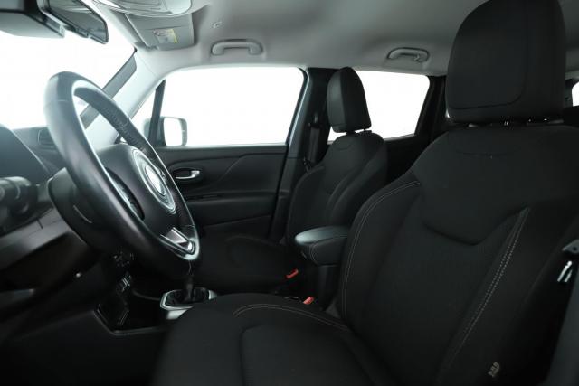 Jeep Renegade image 7