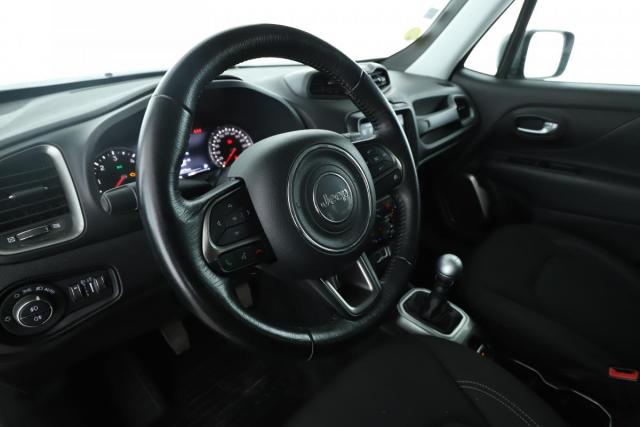 Jeep Renegade image 4