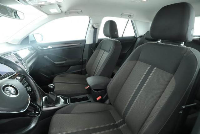 Volkswagen T-Roc image 5