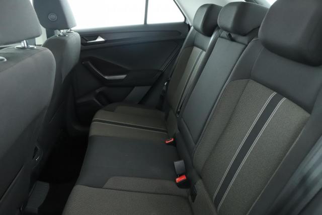 Volkswagen T-Roc image 8