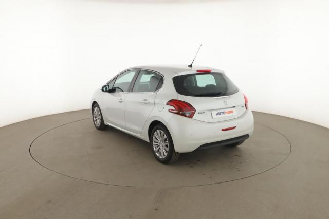 Peugeot 208 image 3