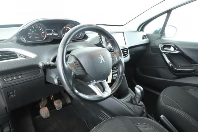 Peugeot 208 image 5