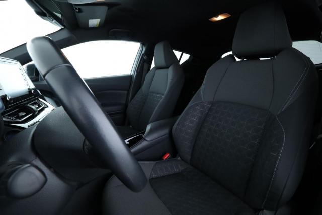 Toyota C-Hr image 1