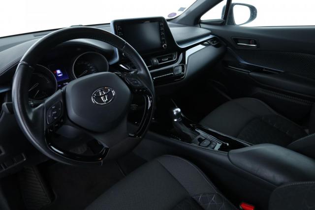 Toyota C-Hr image 6