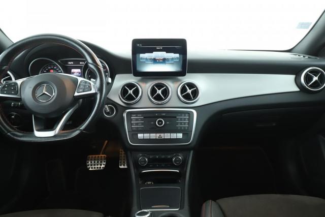 Mercedes Benz Cla image 8