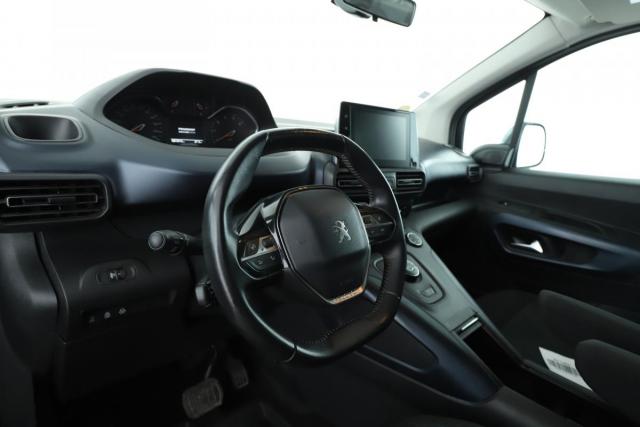 Peugeot Rifter image 9