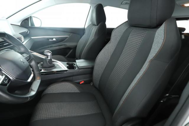Peugeot 3008 image 2