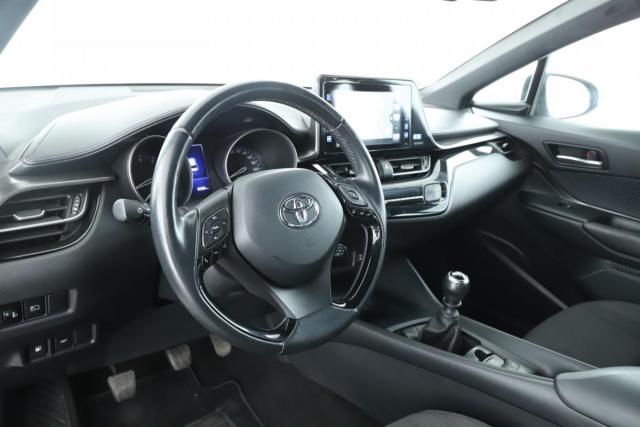 Toyota C-Hr image 7
